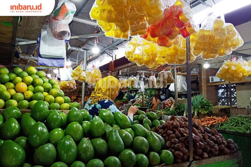 Rata-rata dagangan di sini adalah sayur dan buah. (Inibaru.id/ Zulfa Anisah)