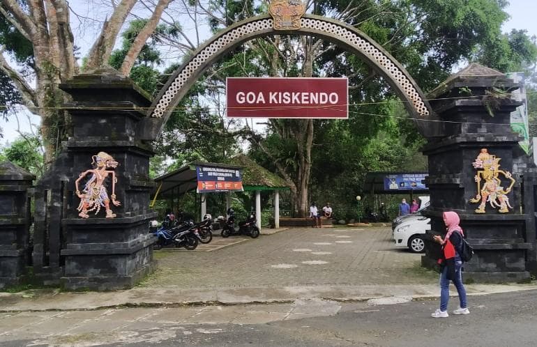 Gua Kiskendo cocok untuk dijadikan tempat piknik. (Joglosemar/Kiki DS)