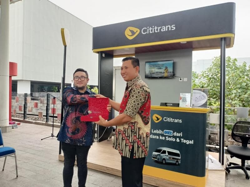 Cititrans melayani rute Solo/Tegal-Bandara Ahmad Yani Semarang atau sebaliknya. (dok. Cititrans)