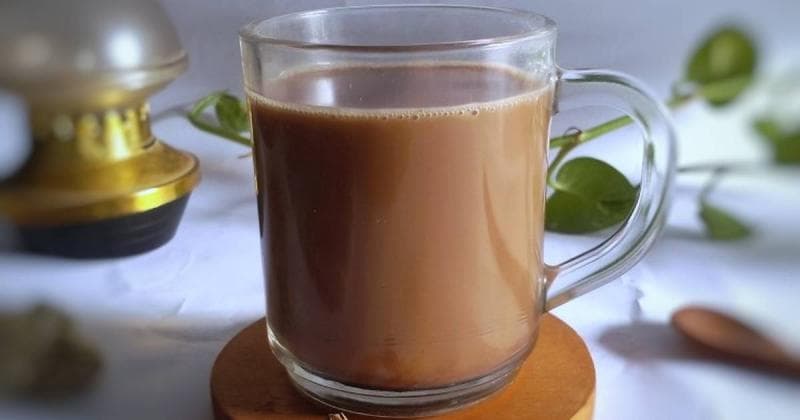Kopi susu bisa bikin perut nggak nyaman jika diminum sebelum sarapan. (majoo)