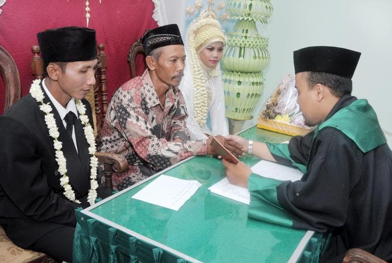 Sejauh ini, penghulu hanya menjadi pencatatan nikah, talak, rujuk, dan dalam beberapa hal menjadi penasihat wakil pemerintah daerah. (bocahbancar.wordpress)