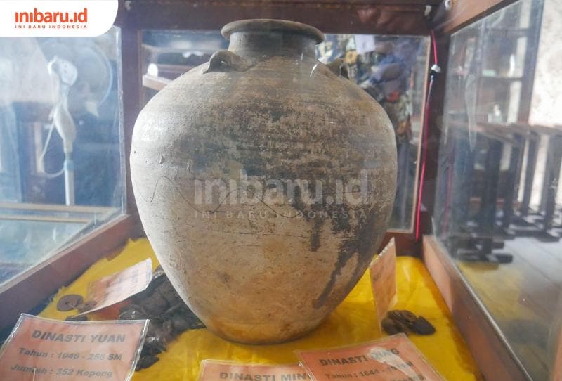 Guci peninggalan Dinasti Yuan di Museum Glagah Wangi Demak.&nbsp;(Inibaru.id/ Sekarwati)