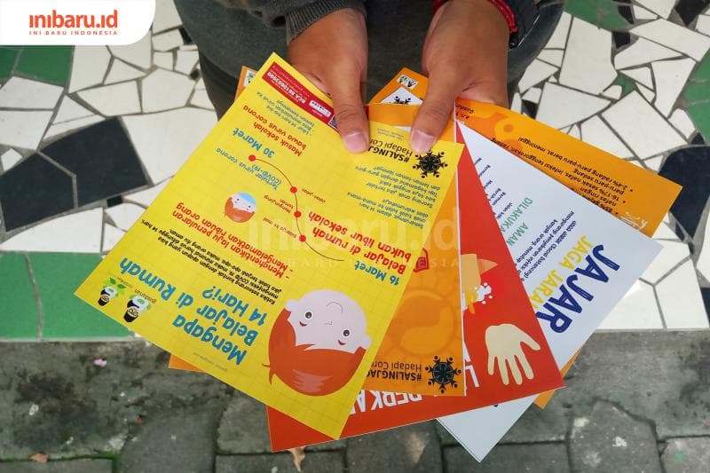 Poster kesehatan yang dibagikan kepada masyarakat. (Inibaru.id/ Zulfa Anisah)