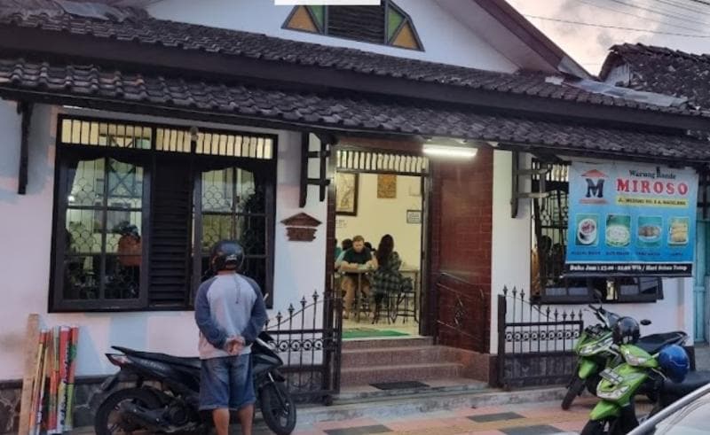 Warung Wedang Ronde Miroso sudah eksis sejak 66 tahun silam. (Googleuser/Lies Dwiatmoko)