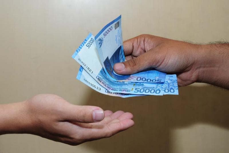 Pengeluaran yang tak terkendali mendorong utang. (Republika/Musiron)