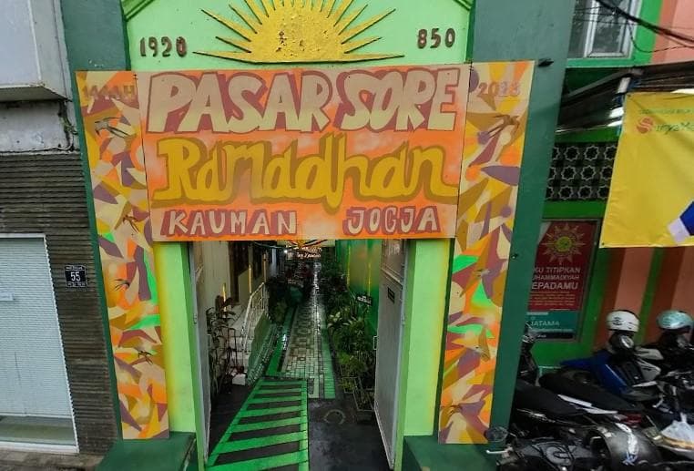 Lokasi Pasar Sore Ramadan Kampung Kauman ada di gang sempit. (Google Street View)