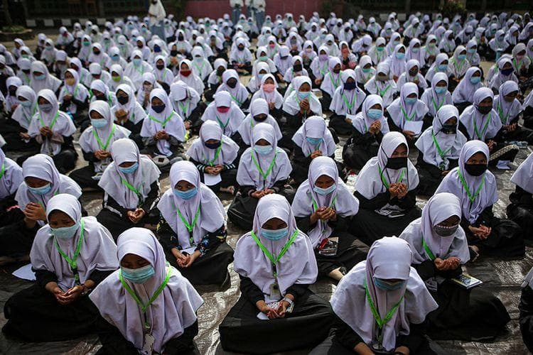 Kemenag berharap pesan damai Ramadan bakal membina keharmonisan dalam kehidupan para santri. (Kompas)