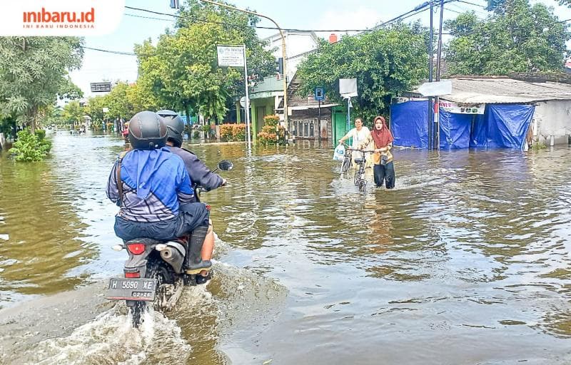Pengalaman Pertama Warga Demak Hadapi Banjir