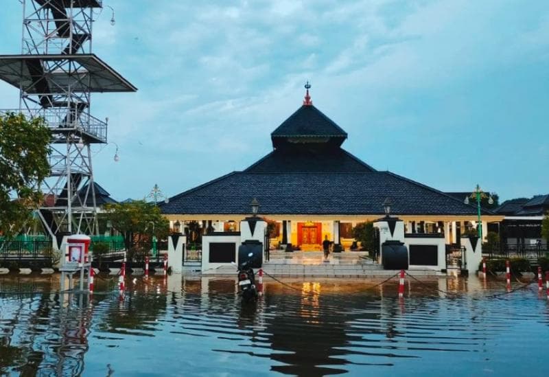 Demak jadi wilayah paling parah terkena banjir Pantura dua kali pada 2024. (Twitter/deyyrsw)