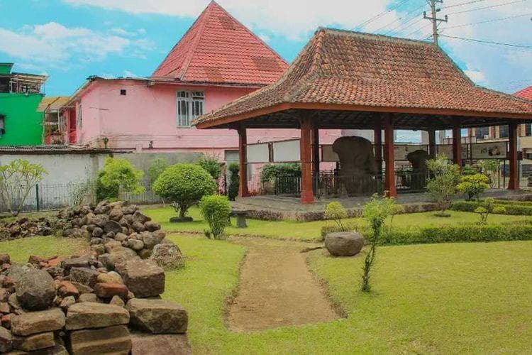 Nggak Tuntas Dibangun, Begini Kisah Candi Bogang Wonosobo