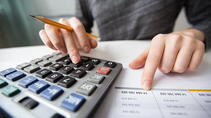 Hitung-hitung pengeluaran, ya! (Freepik)