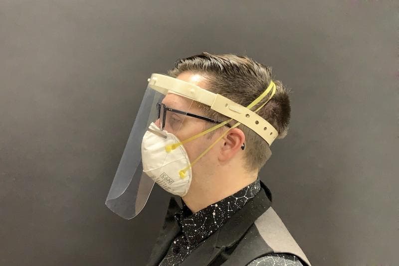 Face shield buatan Apple (inceptivemind.com)