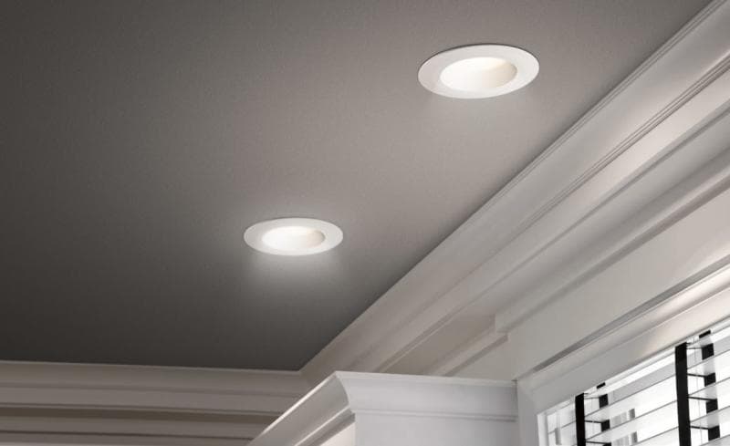 Pastikan memilih lampu yang tepat agar bisa aman meski dinyalakan seminggu saat mudik. (Phillipsbekasi)