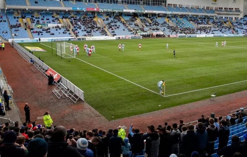 Tugas awal Ken Herez adalah menjadi matchday steward di pertandingan Coventry City. (Coventrytelegraph/Andy Turner)