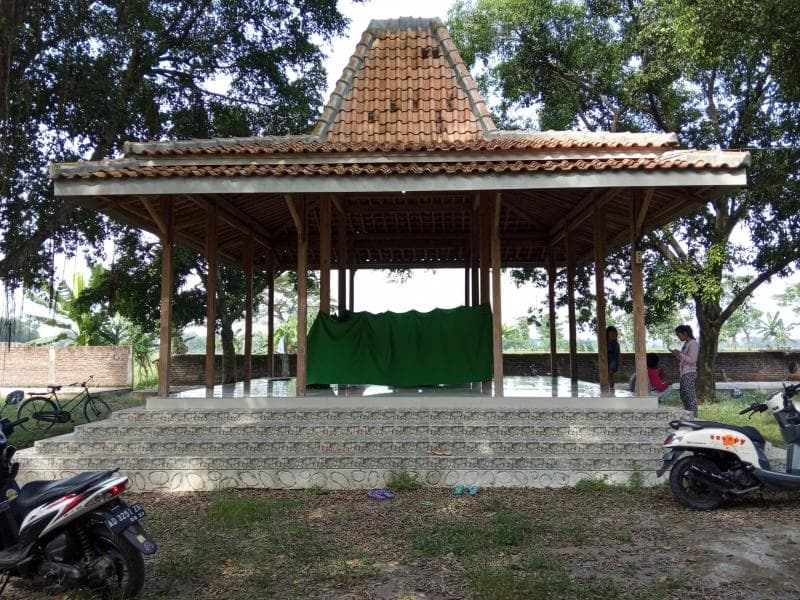 Patok Tambak, lokasi di mana Pasar Tiban Tambak Sragen digelar. (lintasindonews)