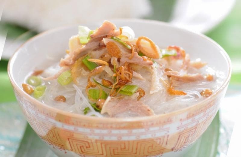 Soto sapi di Warung Mas Heri Temanggung berjenis soto kuah bening yang kaya rempah. (Detik/iStock)