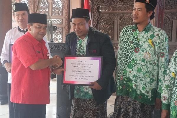 Lima Ribu Tenaga Pengajar Agama Non-Formal Dapat Uang Jasa