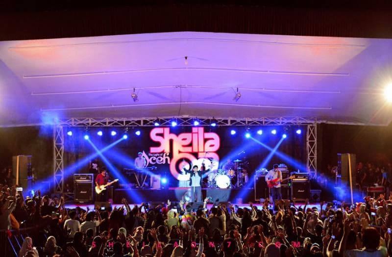 Konser Sheila on 7 di lima kota. (Sheilaon7.com)