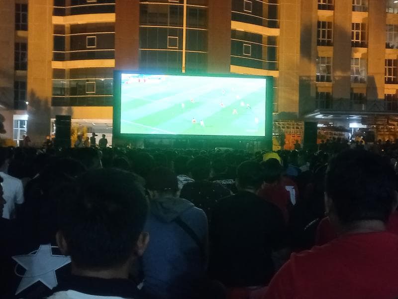 Suasana kemeriahan acara nobar yang digelar di Markas Polda Jawa Tengah. (Inibaru.id/ Fitroh Nurikhsan)