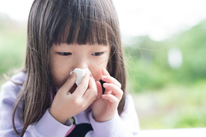 Ada kaitan antara waktu vaksinasi flu yang membuat anak yang lahir pada bulan Oktober nggak mudah tertular flu. (Bodrexin)