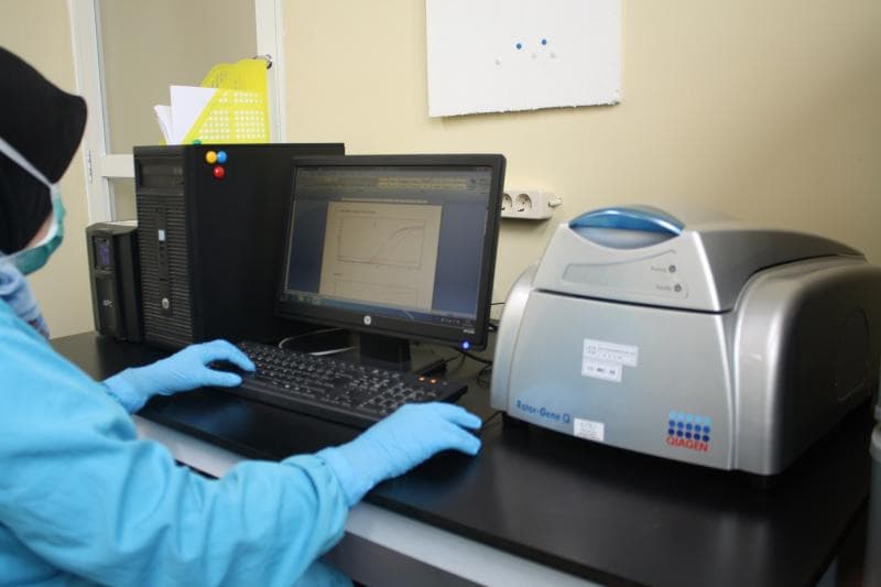 Salah satu sudut di Laboratorium Pemeriksaan Covid-2019 di RS UNS. (Dok RS UNS)