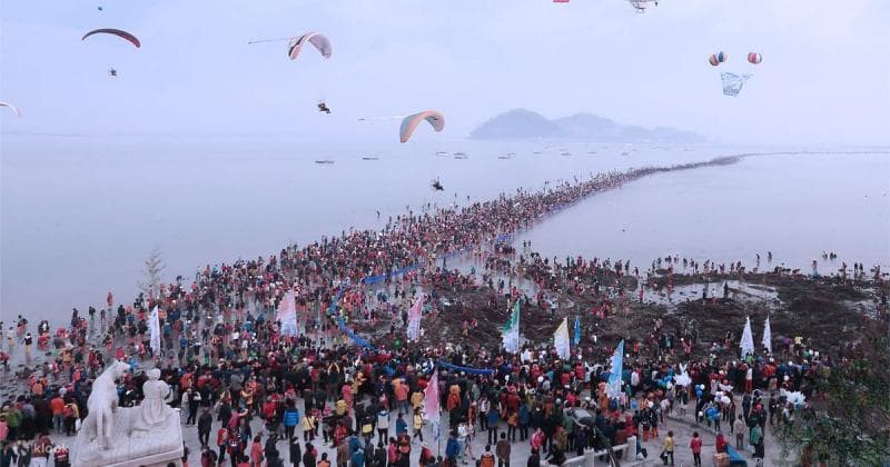 Setiap Tahun, Laut di Korea 'Terbelah' Seperti Cerita Nabi Musa