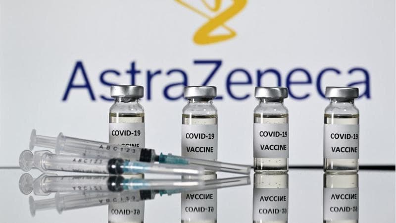 Produsen vaksin AstraZeneca mengakui bahwa dalam kasus yang sangat langka, efek samping vaksin itu dapat menyebabkan TTS. (AFP/Justin Tallis)