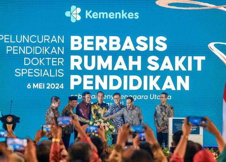 Presiden Joko Widodo (Jokowi) meresmikan program pendidikan dokter spesialis berbasis rumah sakit. (dok. Kemenkes)