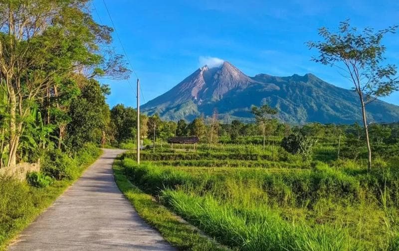 Pemandangan alam lereng Gunung Merapi yang cantik di Deles. (IG/Jogja-Jateng)