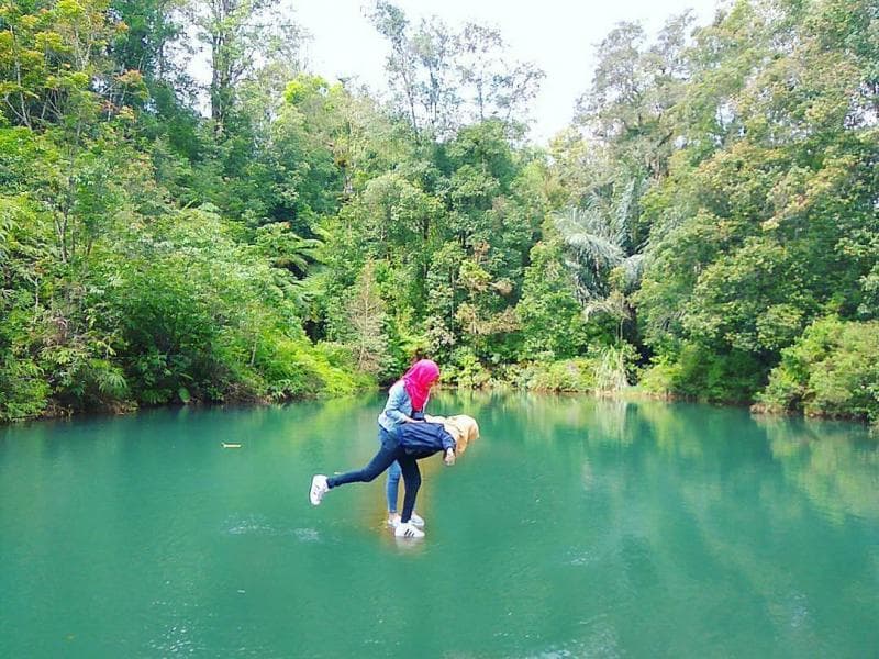 Danau Banaran Kendal: Kamu Bisa 'Berjalan' di Atas Air
