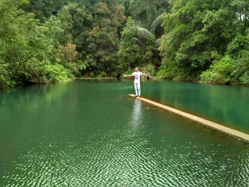 Danau Banaran Kendal memiliki pemandangan alam yang cantik. (Twitter/Armada7Ari)