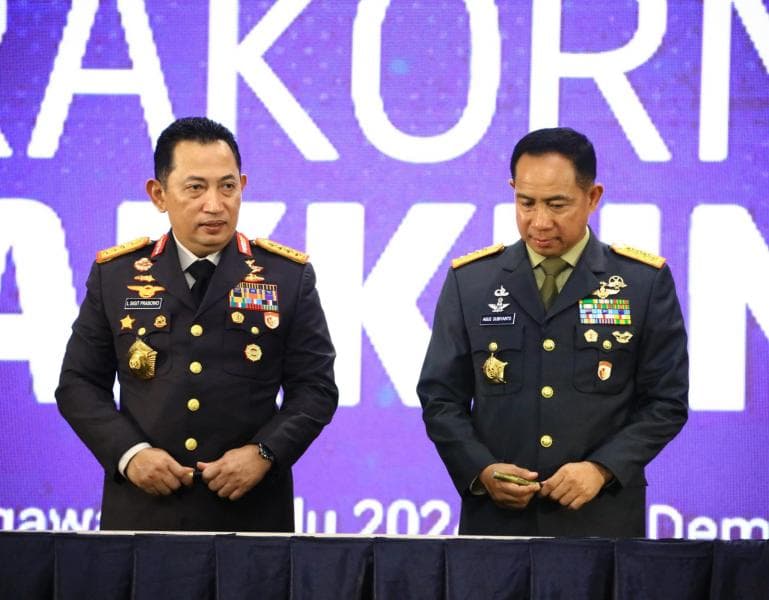 Anggota TNI, Polri hingga Pegawai Negeri Sipil (PNS) harus mengundurkan diri dari jabatannya ketika sudah ditetapkan sebagai pasangan calon kepala daerah yang akan berlaga di Pilkada 2024. (Humas Polri)