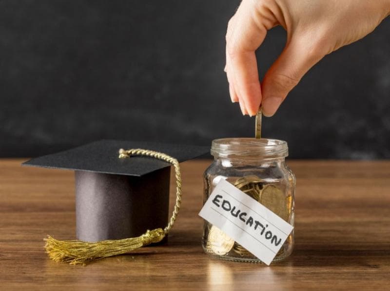 Wacana student loan muncul di tengah kenaikan UKT di berbagai perguruan tinggi. (BFI)