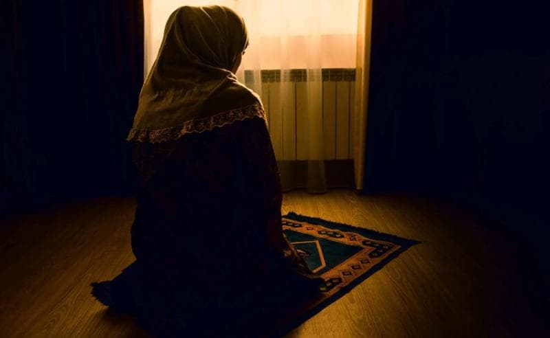 Bolehkah Salat di Tempat Gelap?