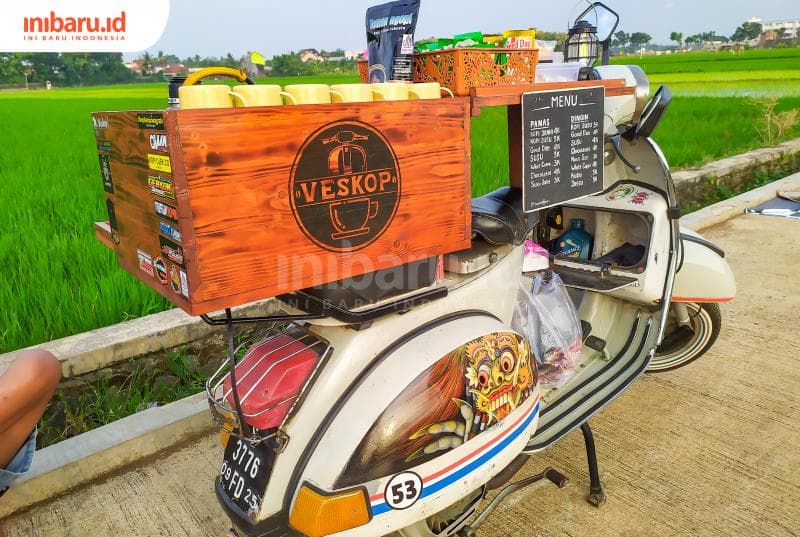 Menyeduh Kopi Lokal di Atas Vespa bersama Veskop Pati