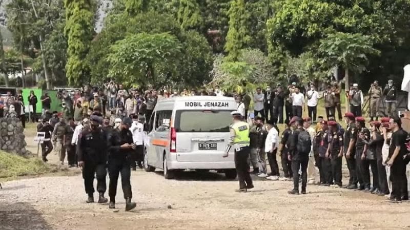 Meski disarankan untuk segera mengantar jenazah ke makam, bukan berarti dibenarkan untuk kebut-kebutan. (Dok Pemprov Jabar)