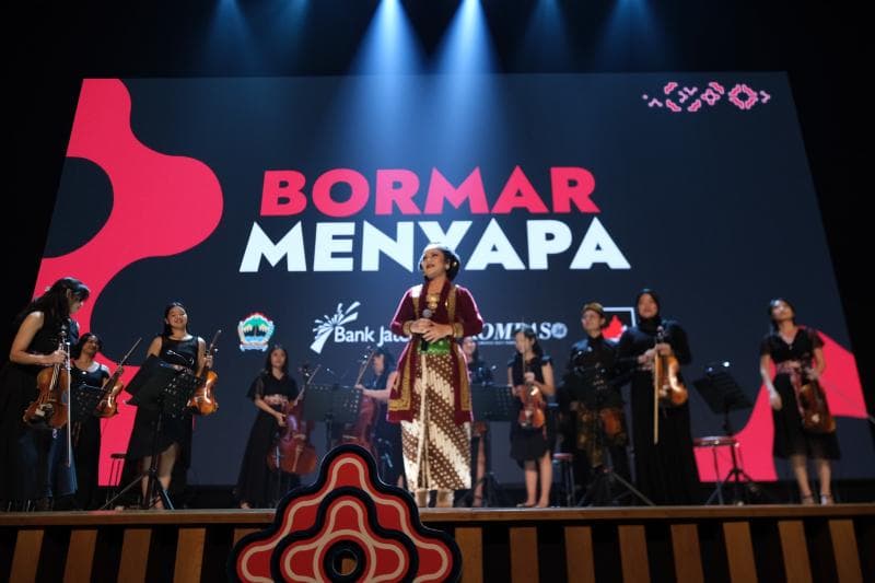 Peluncuran Bank Jateng Borobudur Marathon 2024 turut dimeriahkan penampilan musik dari Sekolah Musik Indonesia Semarang. (Istimewa)