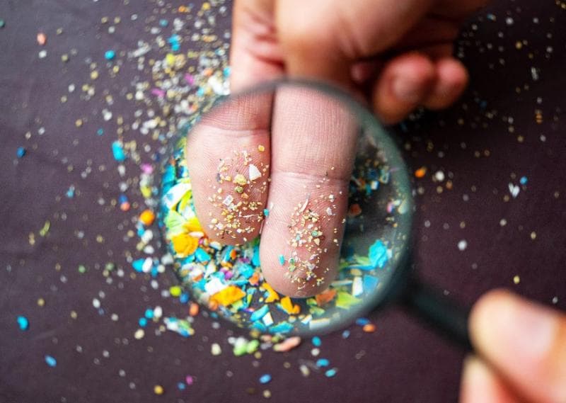 Orang Indonesia pengonsumsi mikroplastik terbesar di dunia. (Shutterstock)