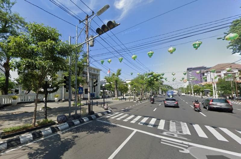 Pelican Crossing di depan Balai Kota Semarang. (Google Street View)