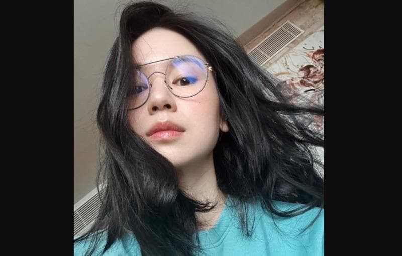 Selfie Laura Basuki mendamaikan timeline media sosial X. (X/Laurabas)