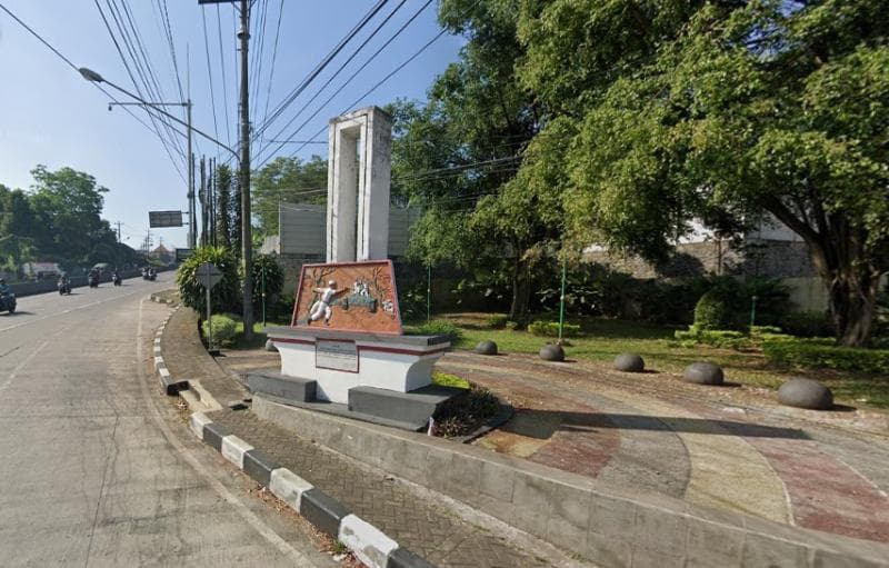 Monumen Lemahabang di pertigaan Lemahabang menuju Bandungan. (Google Street View)