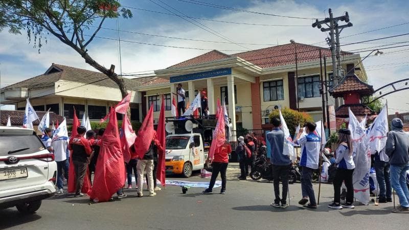 Dukungan buruh atas putusan PTUN Semarang yang menolak gugatan Apindo Jateng terhadap Pj Gubernur Jateng terkait UMK 2024 Kota Semarang dan Jepara. (Istimewa)