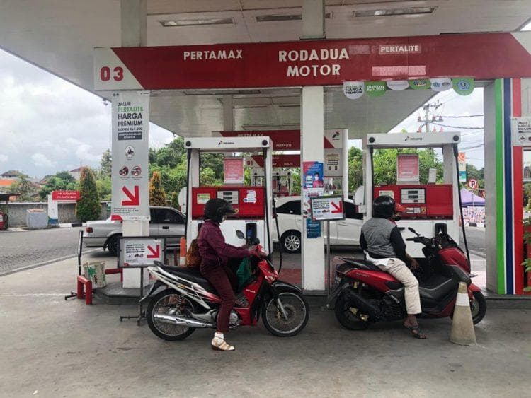 Sejumlah jenis kendaraan mobil dan sepeeda motor akan dilarang membeli BBM subsidi. (Pertamina)