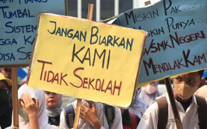 Masalah sistem zonasi PPDB sekolah cenderung selalu sama setiap tahunnya. (Antara/Reno Esnir)