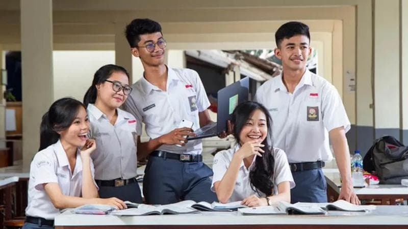 Ditiadakannyaa penjurusan IPA, IPS, dan Bahasa pada jenjang SMA bertujuan memberikan kebebasan siswa mengembangkan kemampuan diri. (Shutterstock/Ibenk_88)