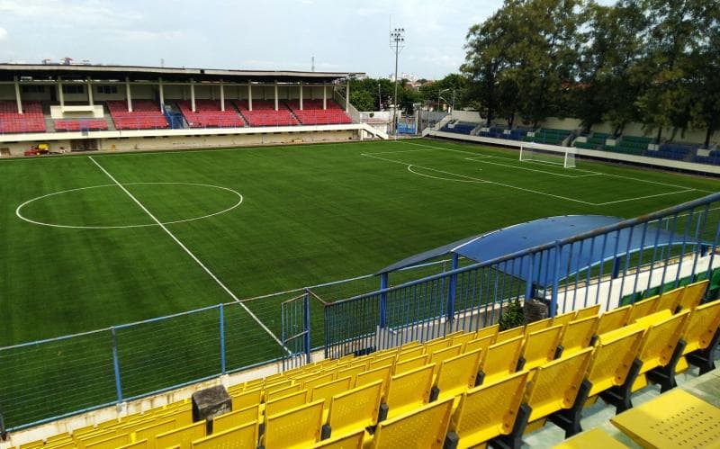 Stadion Citarum di Kota Semarang dengan pohon di tribun utara dan selatan. (Skor.id)