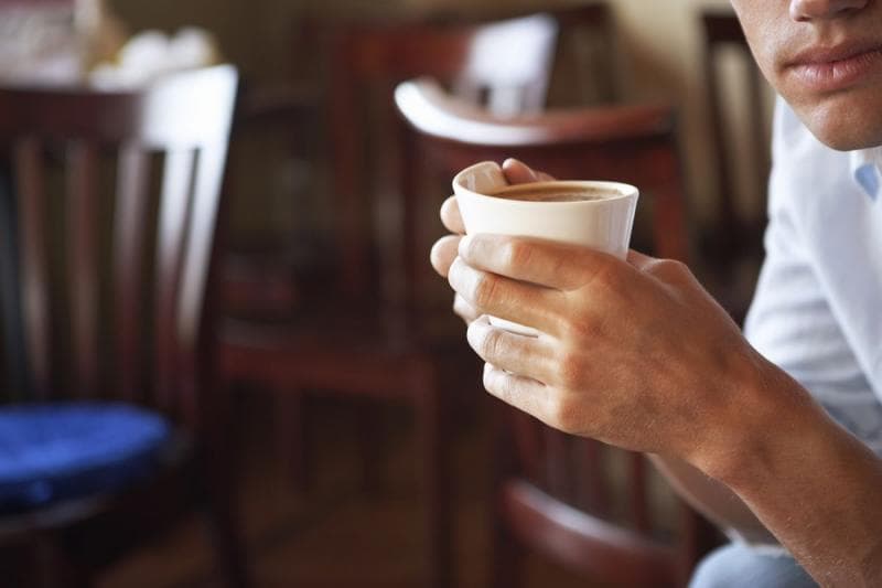 Minum kopi bisa memberikan dampak bagi kesehatan mental. (Kompas/Shutterstock)