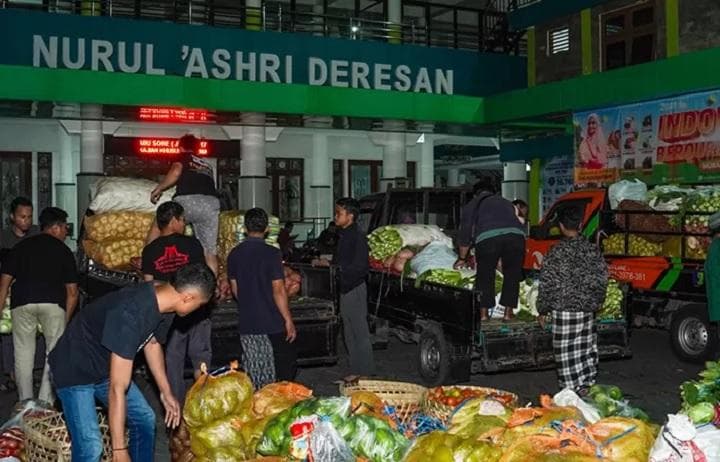 Masjid Nurul Ashri Deresan Borong Sayuran dari Petani di Magelang