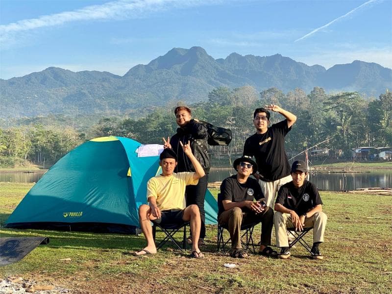 Compass GMB Outdoor Rent menyewakan peralatan outdoor untuk pengunjung Waduk Gembong Pati. (Dok&nbsp;Compass GMB Outdoor Rent)