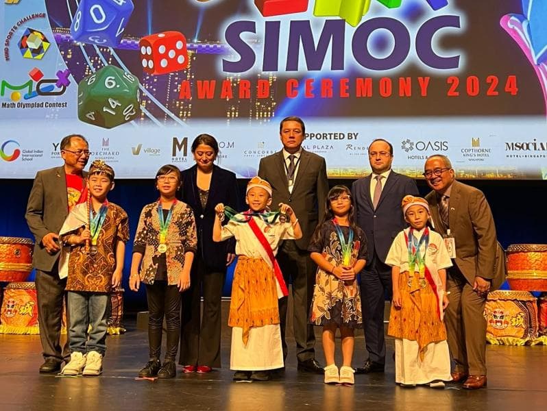 Raih 115 Medali Emas, Indonesia Juara Umum Olimpiade Matematika di Singapura